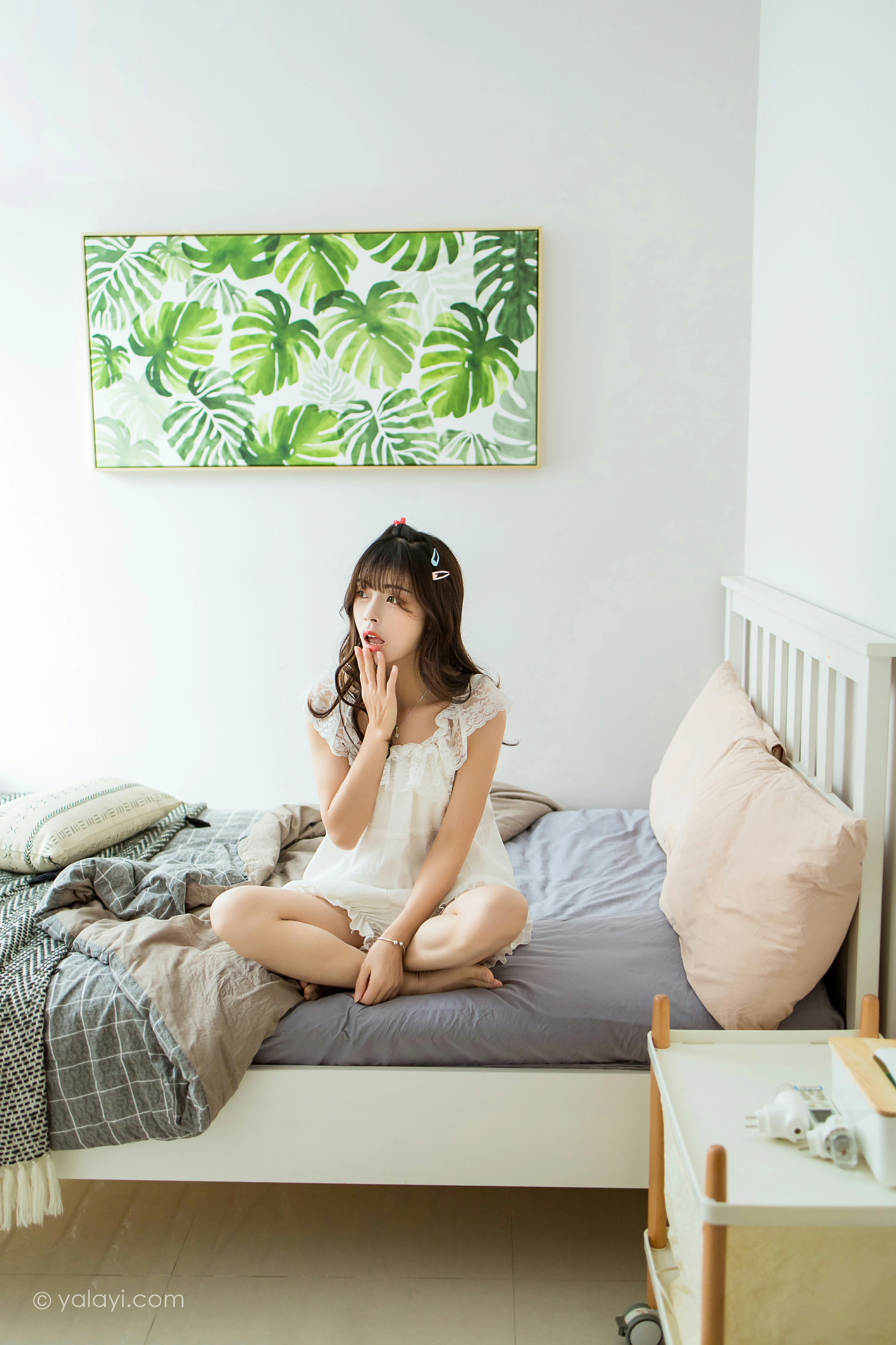 [YALAYI雅拉伊]NO.786 美好时光 程小蝶 白色蕾丝睡衣加短裤性感私房写真集第12张