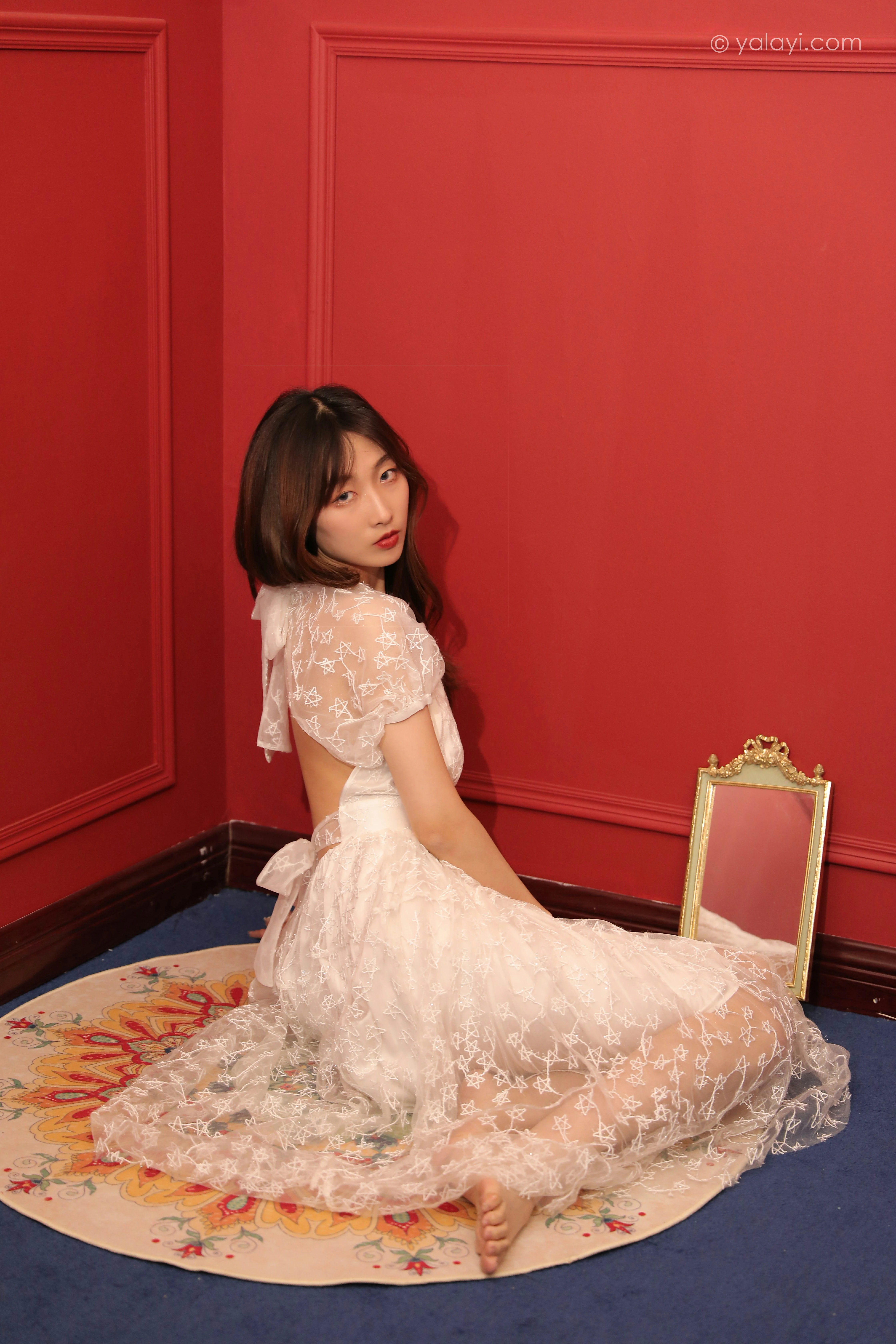 [YALAYI雅拉伊]NO.797 看着你离开 佳佳 白色透视蕾丝连衣裙居家私房写真集第9张