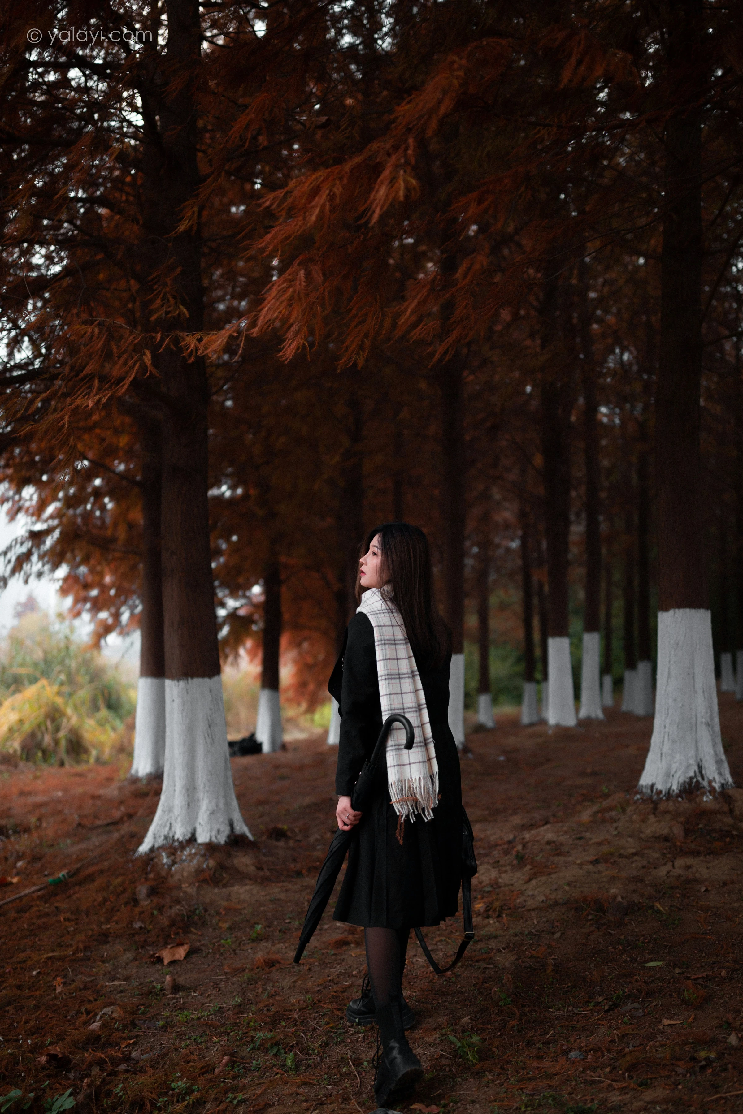 [YALAYI雅拉伊]NO.748 《冬恋》 梦涵 黑色JK制服与短裙加黑丝美腿清纯写真集第8张