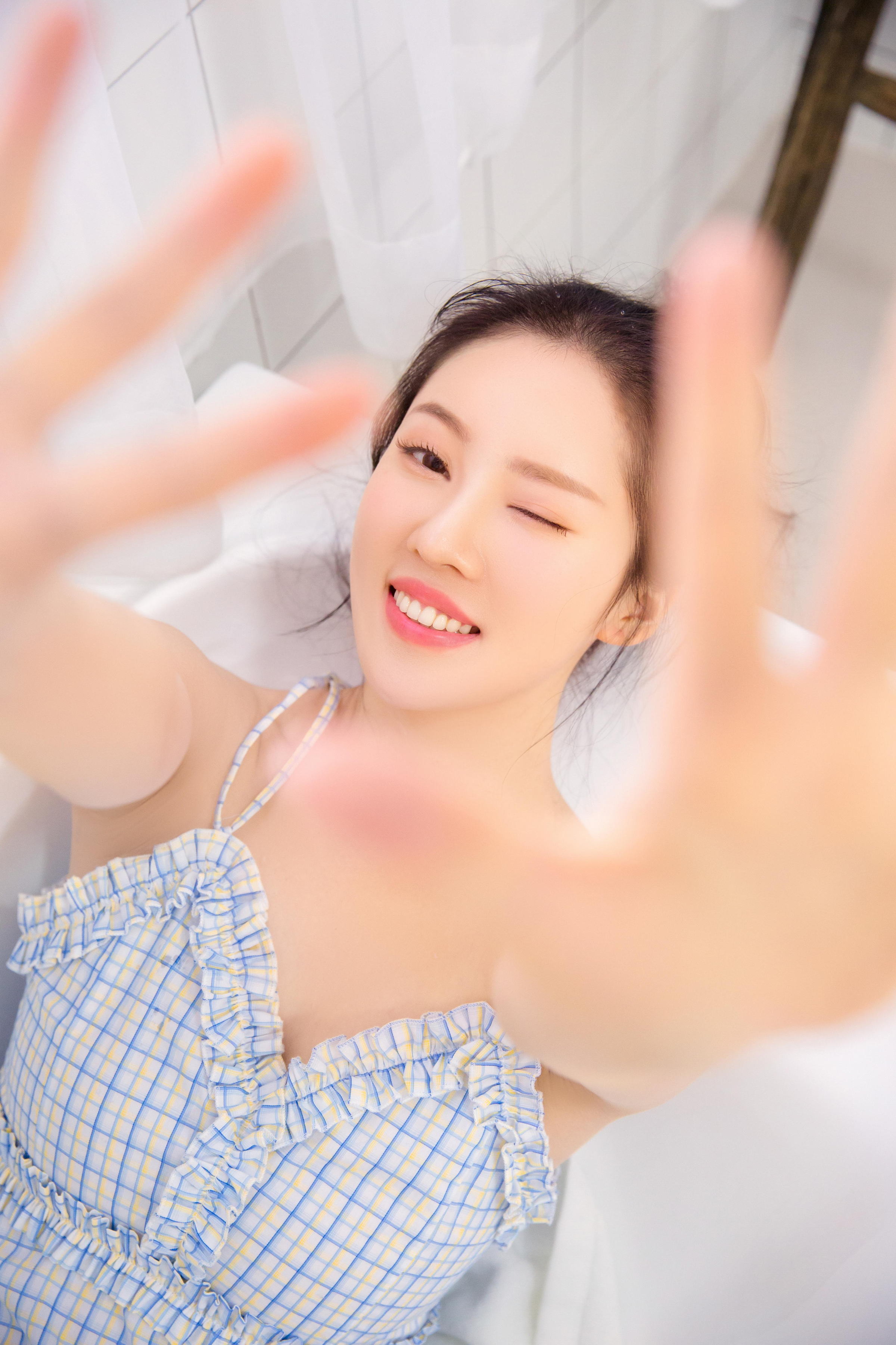 [YALAYI雅拉伊]2022.12.30 柔软的时光 居家少女 白色镂空上衣加透视安全短裤清纯写真集第15张