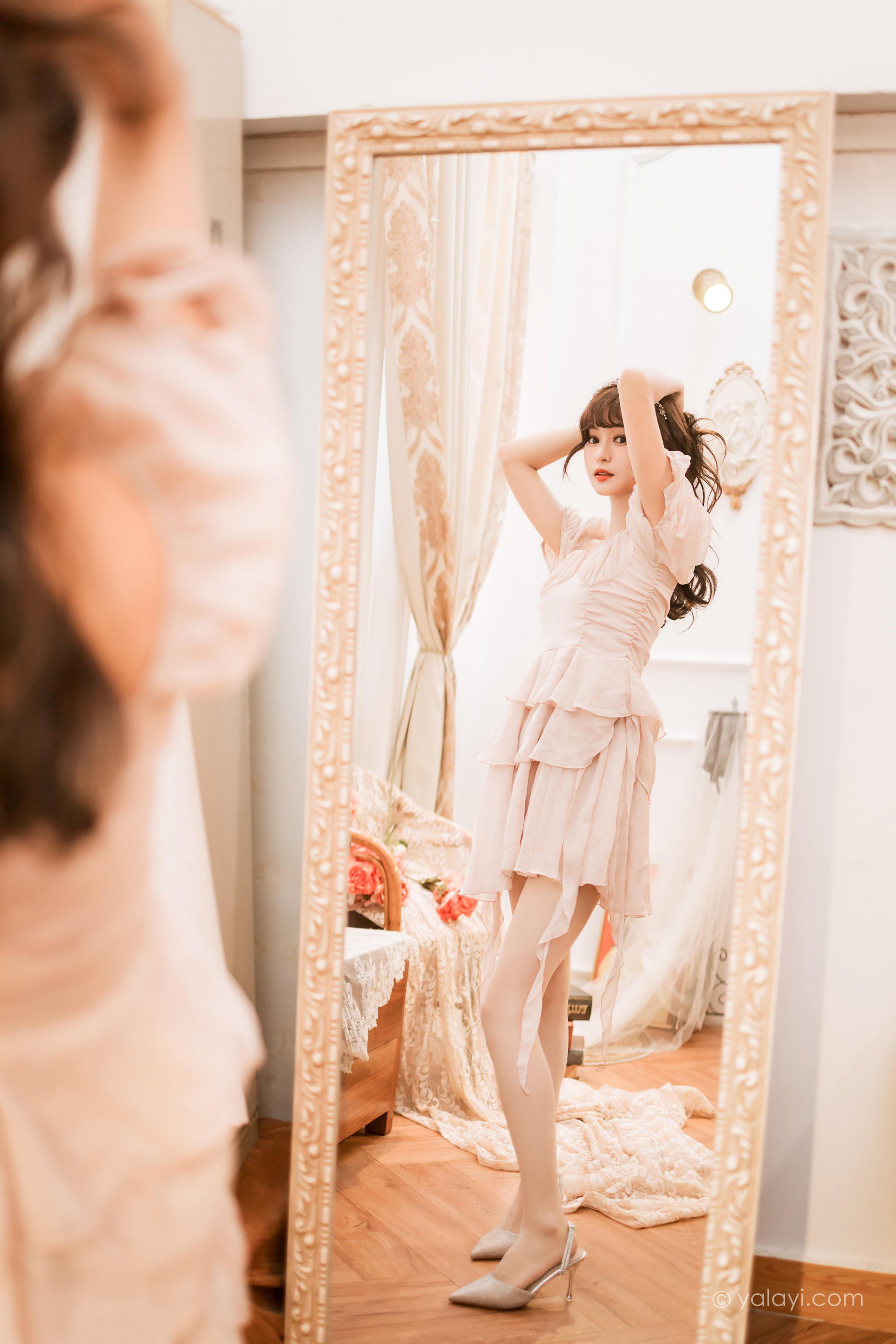 [YALAYI雅拉伊]2023.02.12 我的写真女友 小亭 粉色复古连衣裙居家清纯写真集第9张