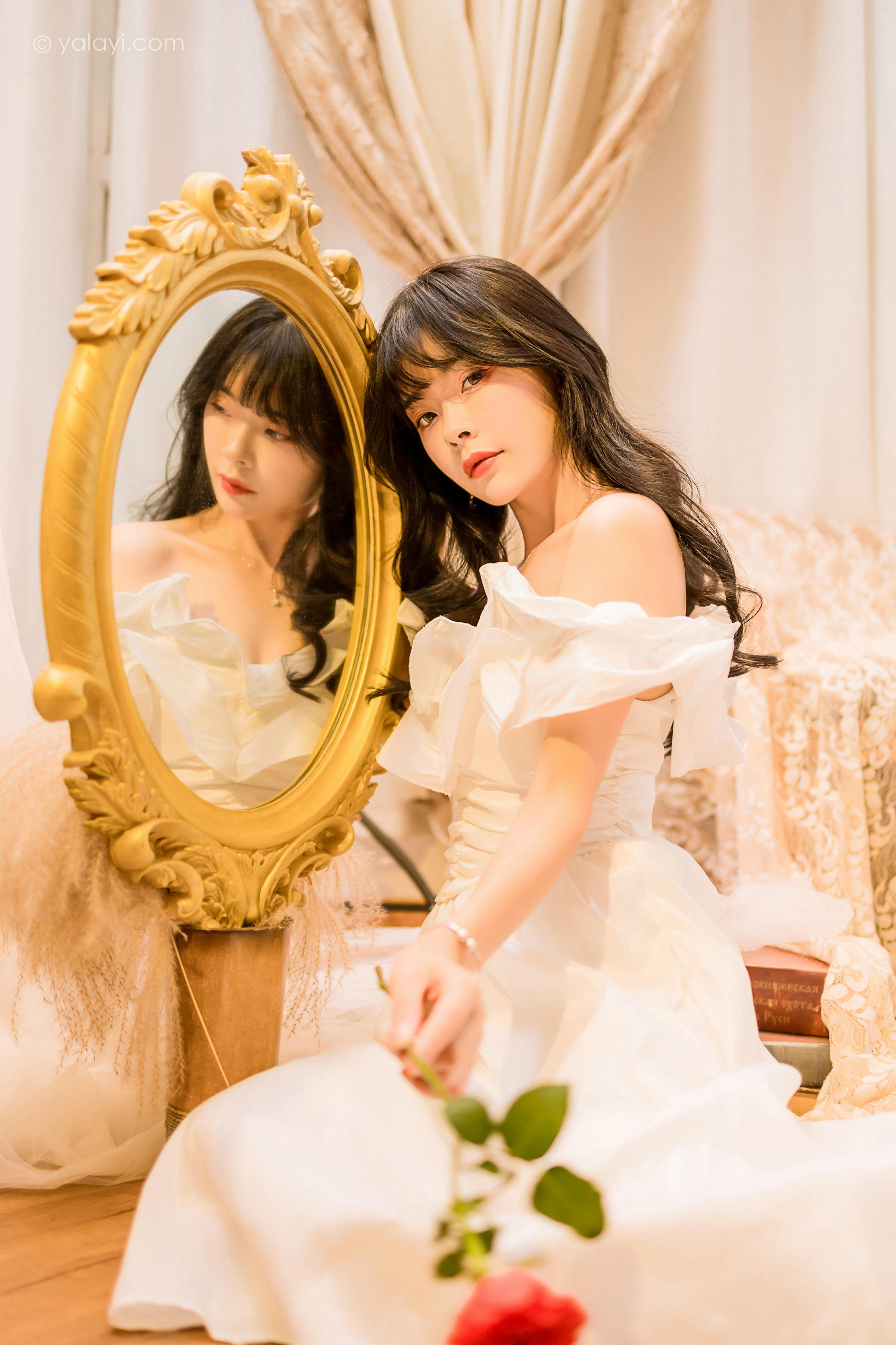 [YALAYI雅拉伊]2023.02.17 你是我的情人 程小蝶 白色抹胸连衣裙居家性感写真集第13张