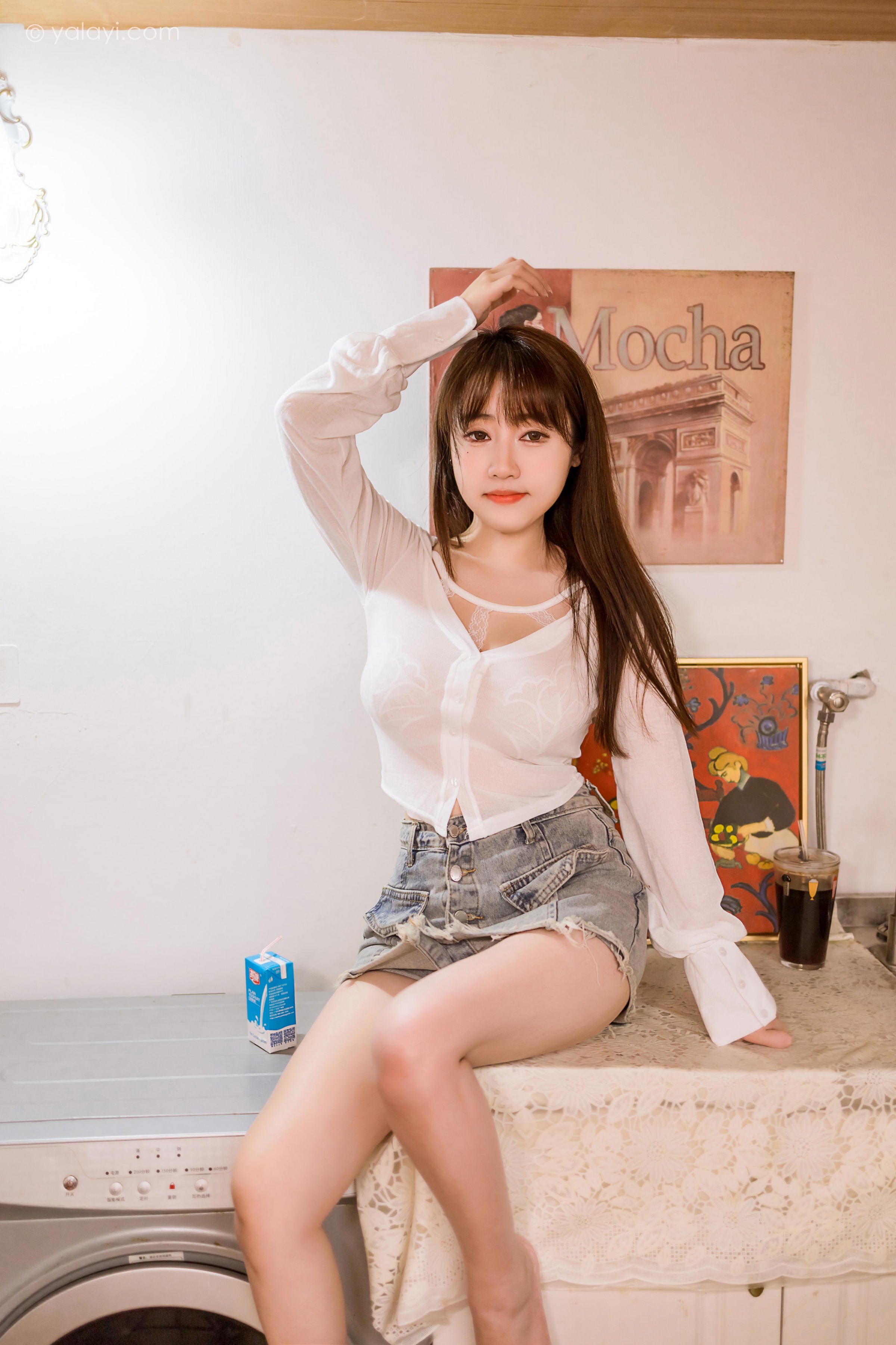 [YALAYI雅拉伊]2023.02.23 倾倒世间人 虞艺 白色透视衬衫与牛仔短裙加蕾丝内衣性感私房写真集第2张
