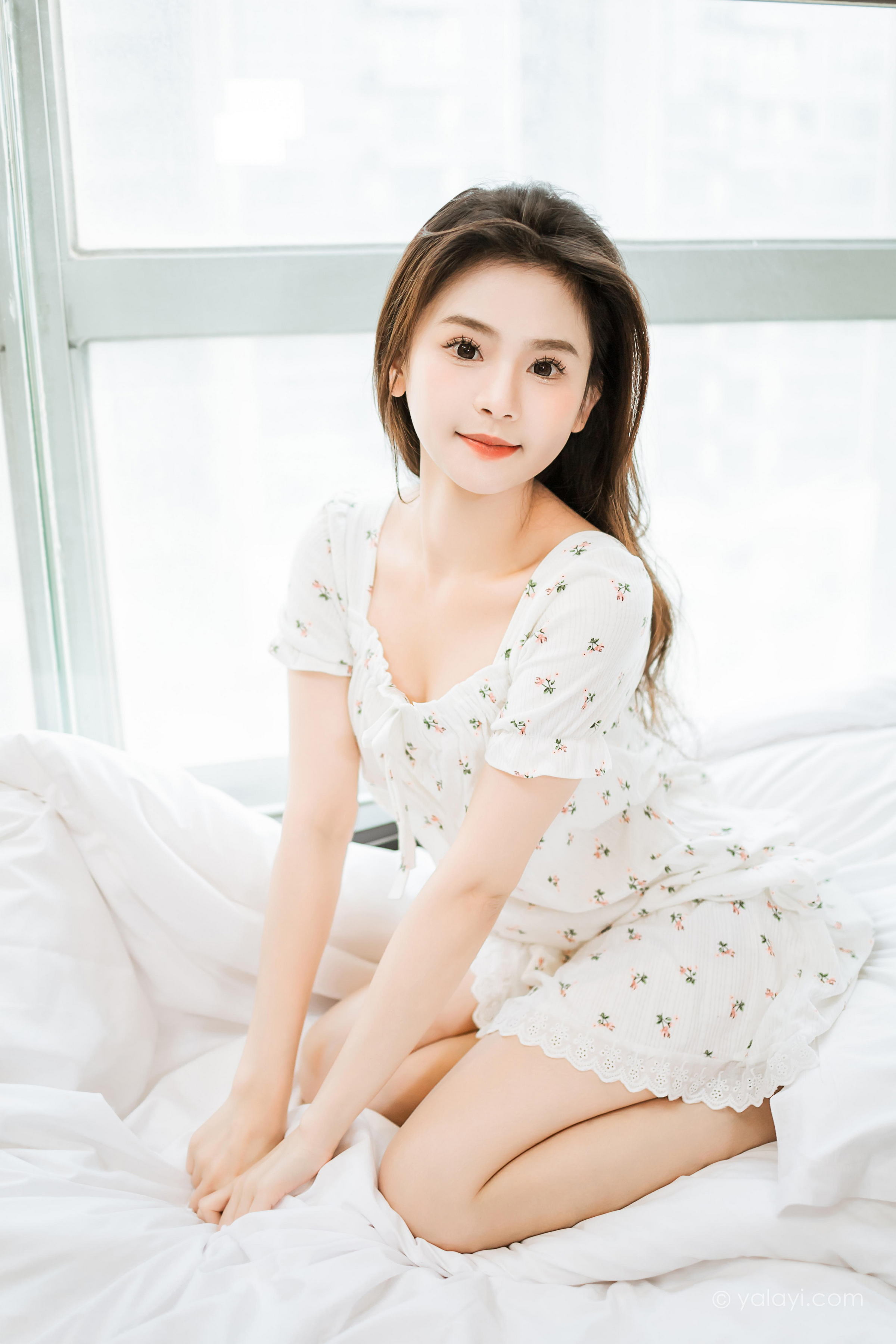 [YALAYI雅拉伊]2023.05.05 请你吃瓜 若婷 白色连衣裙加白色围裙性感私房写真集第13张