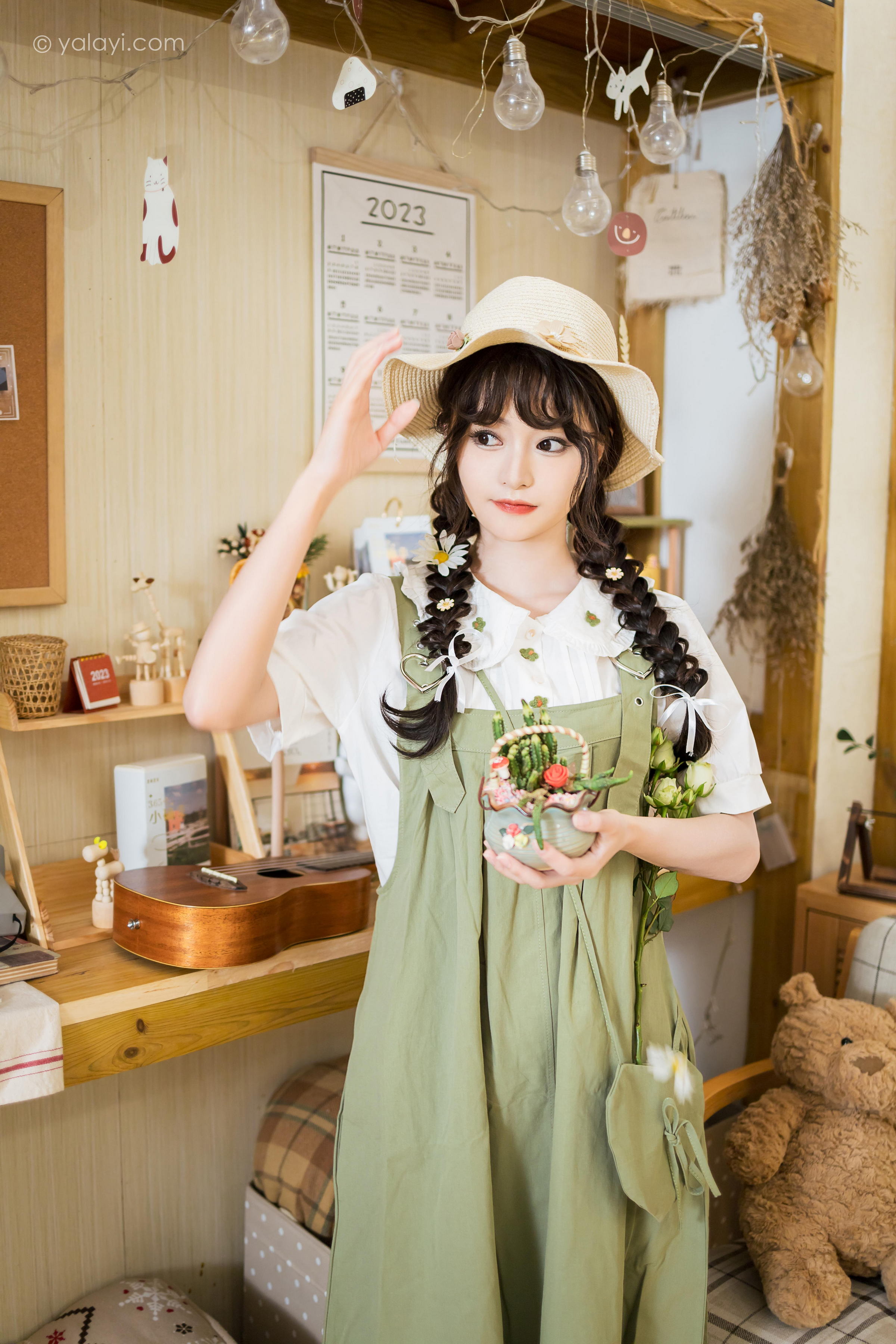 [YALAYI雅拉伊]2023.05.15 世间的温柔 小亭 白色小衬衫加背带加衣裙复古清纯写真集第8张