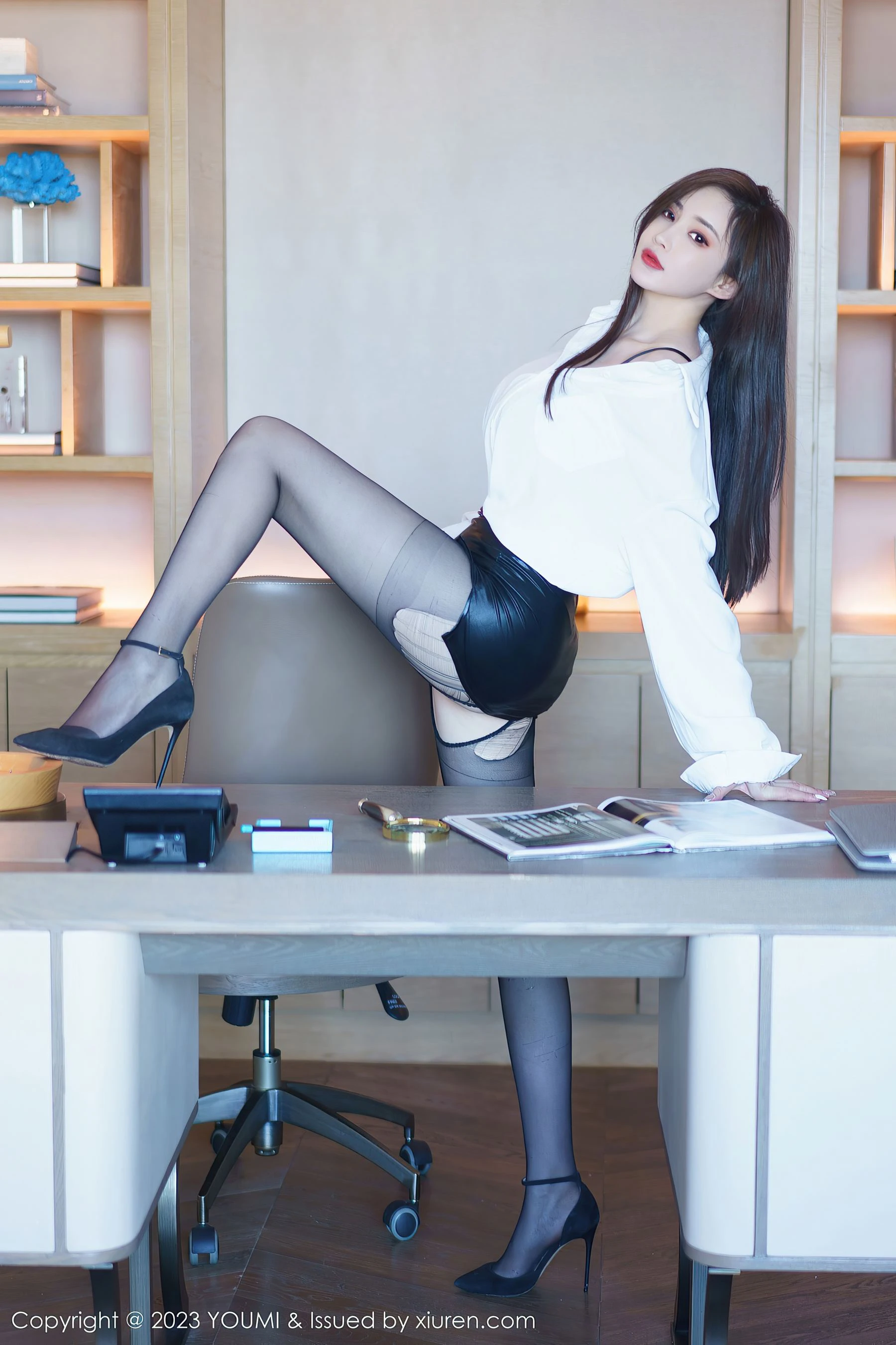 尤蜜荟 VOL.890 Carol周妍希 黑丝美臀第30张