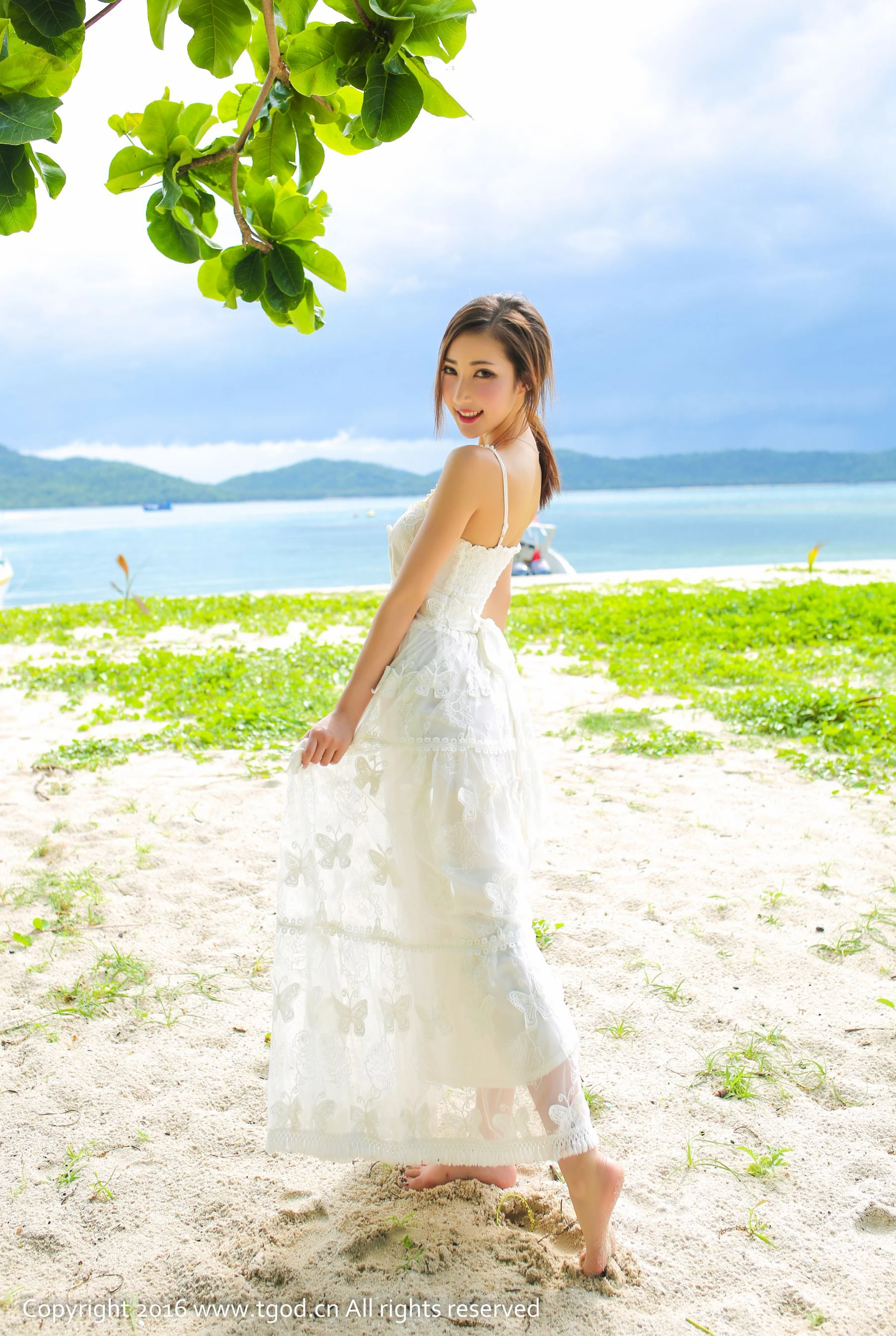 尤美Yumi《街拍长裙+比基尼+蕾丝女仆》 推女神/尤蜜荟第13张