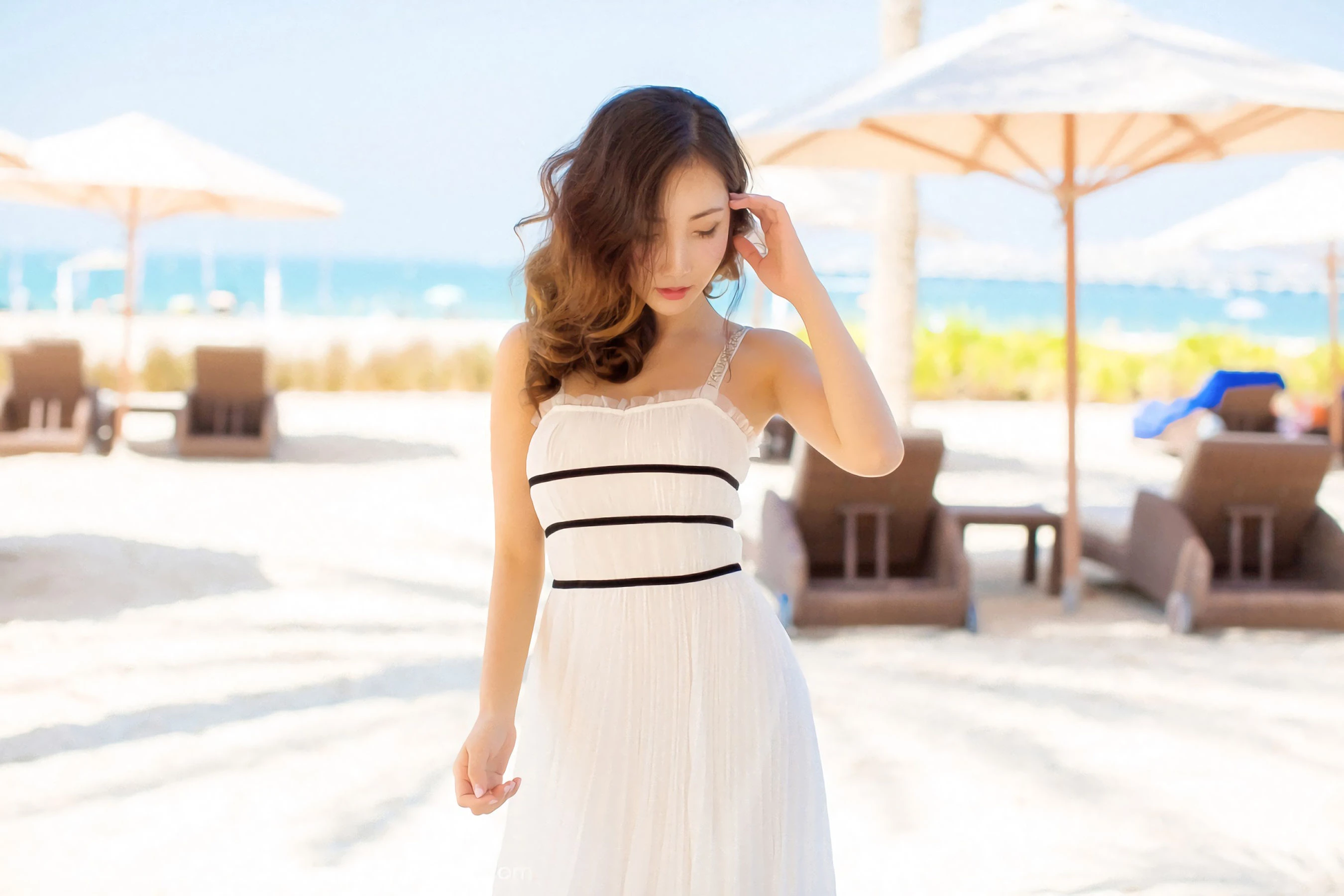  Yumi-尤美《迪拜旅拍 沙滩女神》 尤蜜荟YouMi Vol.078第12张