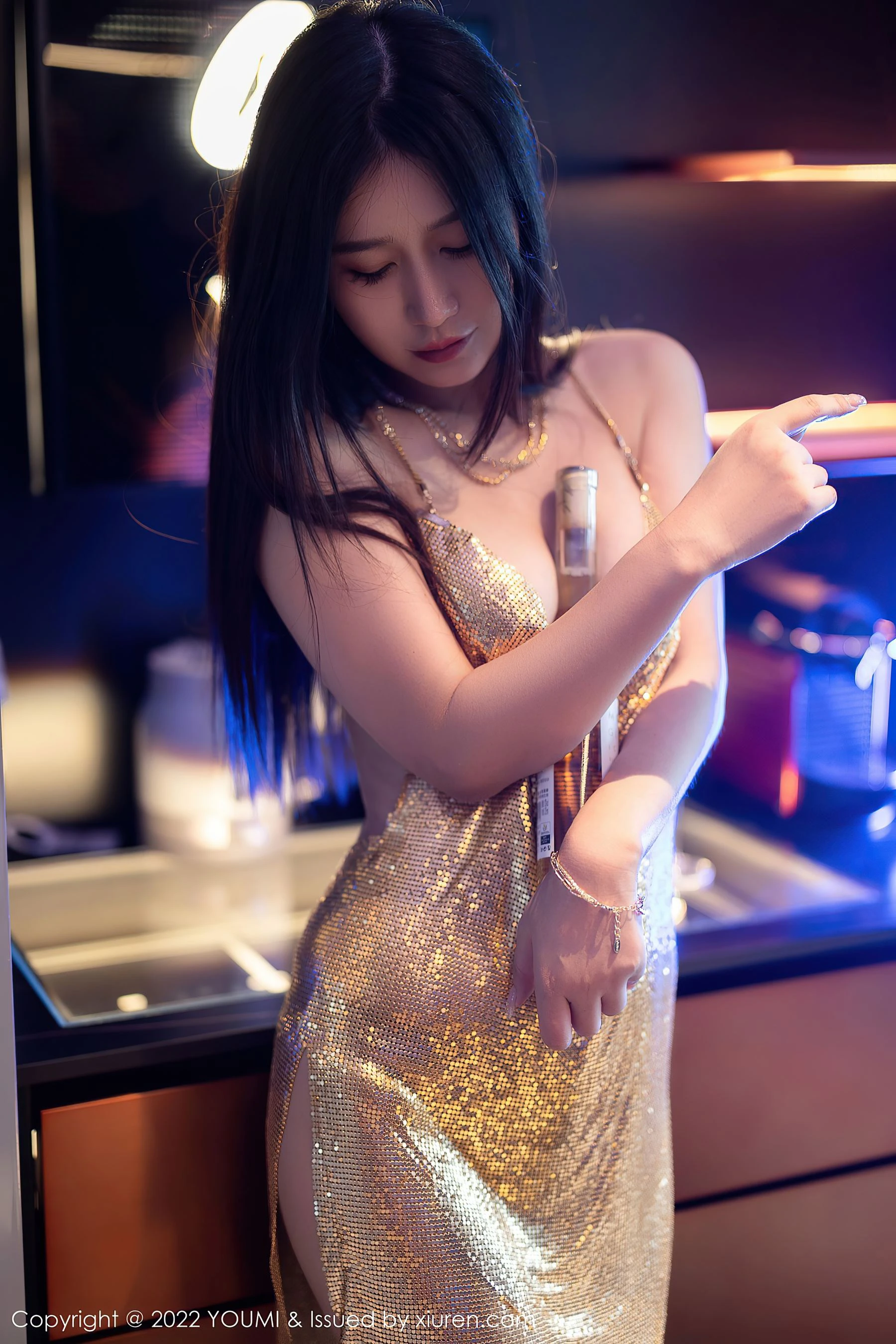 尤蜜荟 VOL.823 laura阿姣 吊带裙美腿第2张