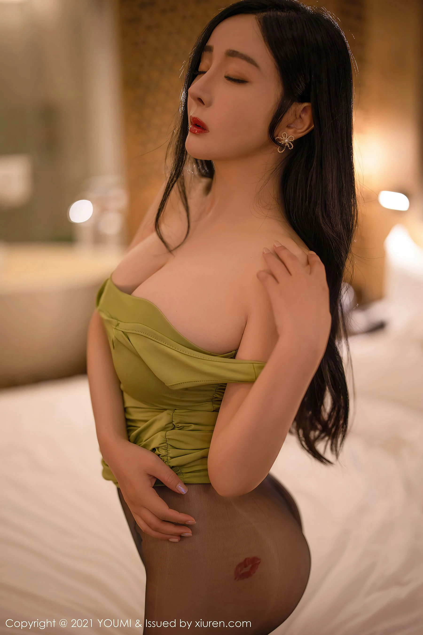 尤蜜荟YouMi Vol.689 允爾第4张