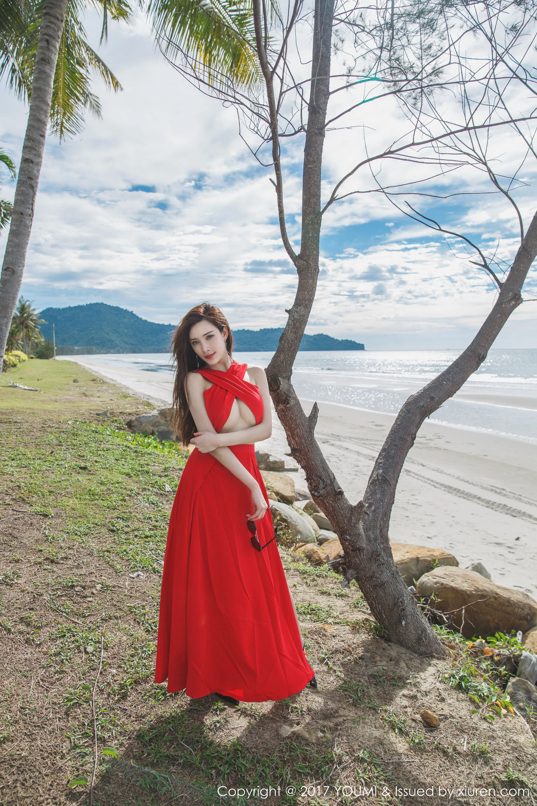 土肥圆矮挫穷《泳衣湿身与浪漫长裙系列》 尤蜜荟YouMi Vol.034第17张