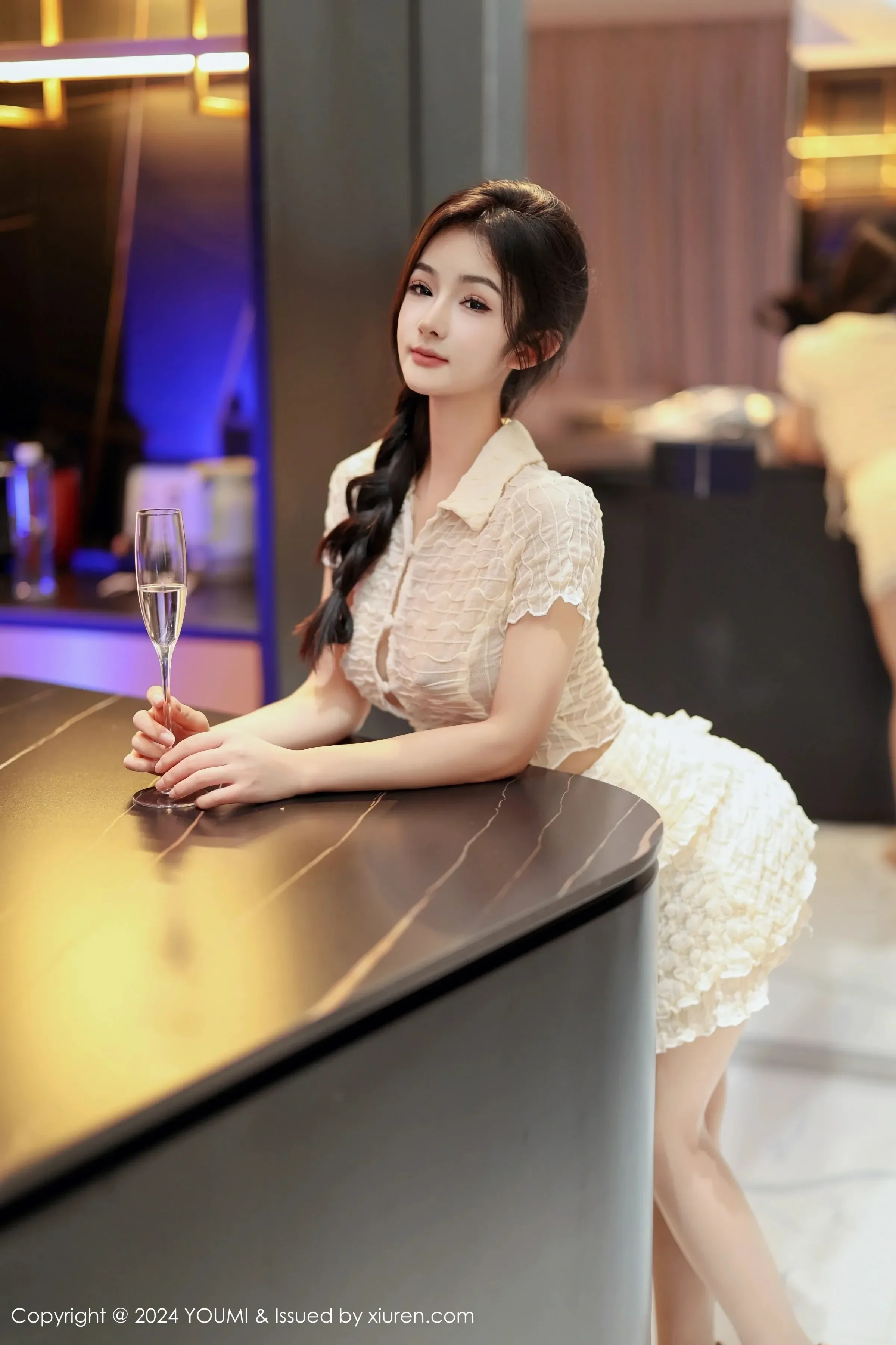  尤蜜荟 VOL.1067 谭小灵 [82P]第1张