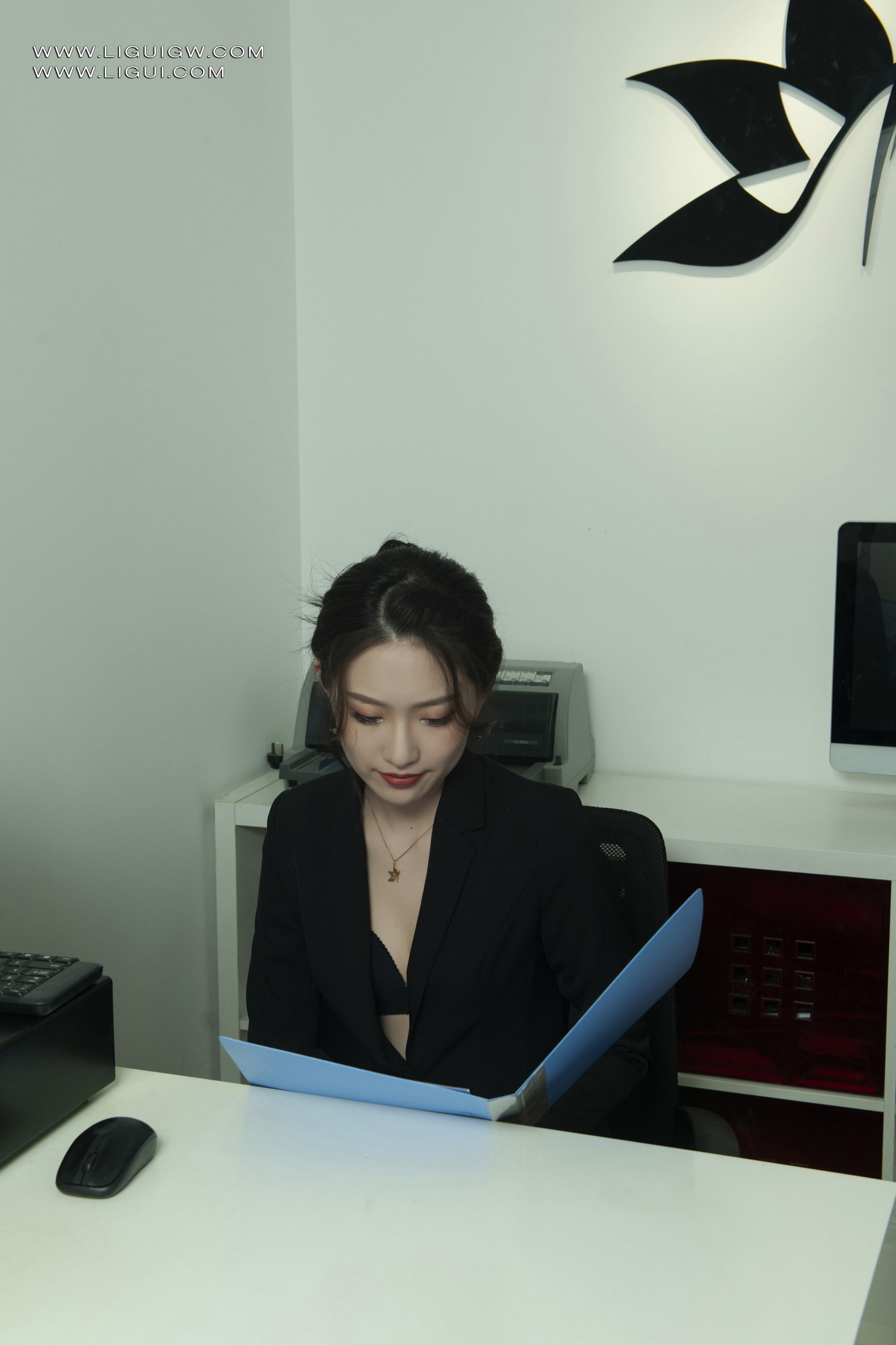 [Ligui丽柜] 2025.11.07 与OL同事的缚戏迷情 Xixi第1张