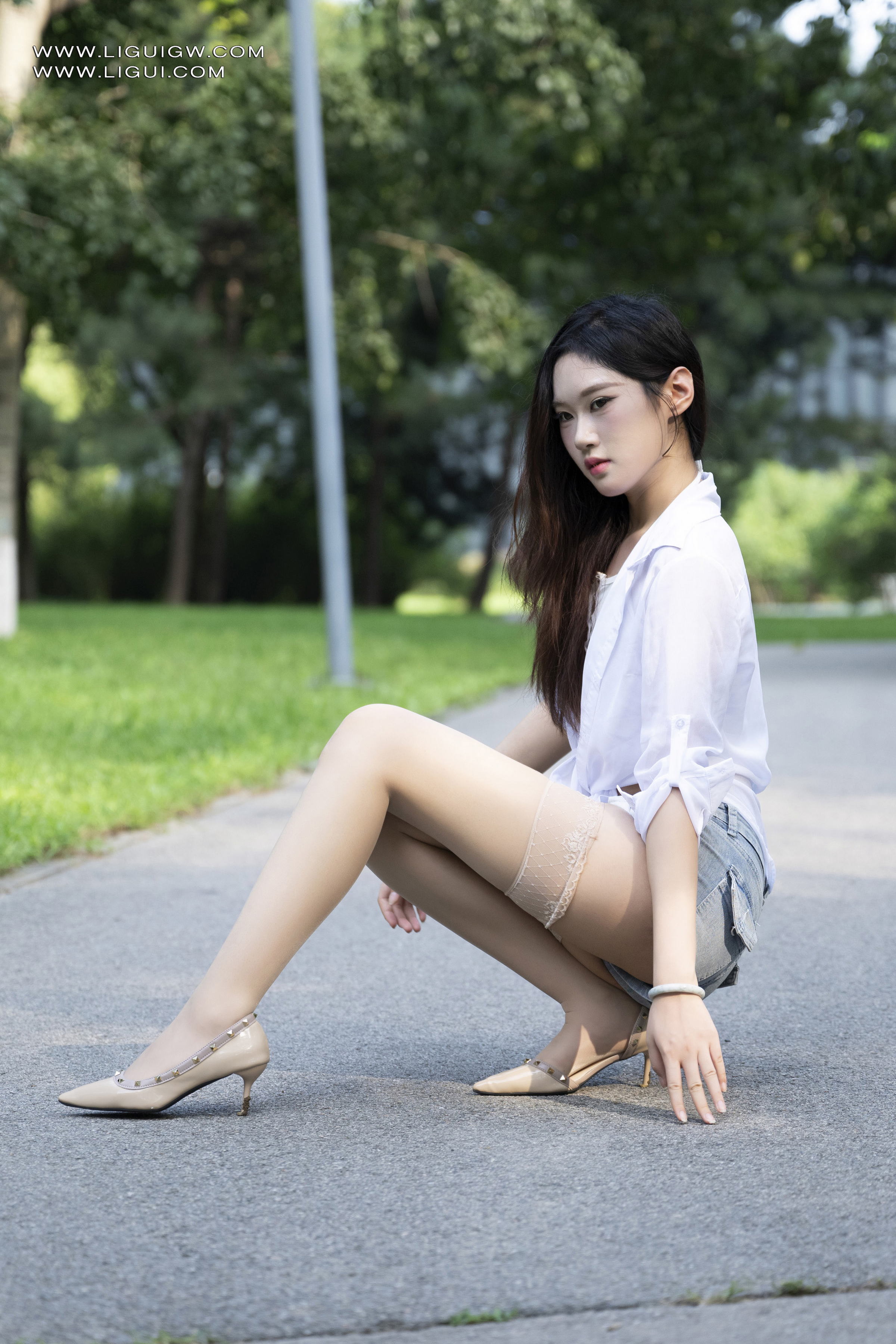 [Ligui丽柜] 2025.11.14 白纱透肤林中漫游 昆昆第2张